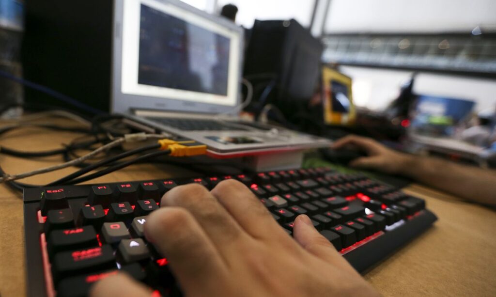 empresa-tecnologia-abre-300-vagas-trabalho