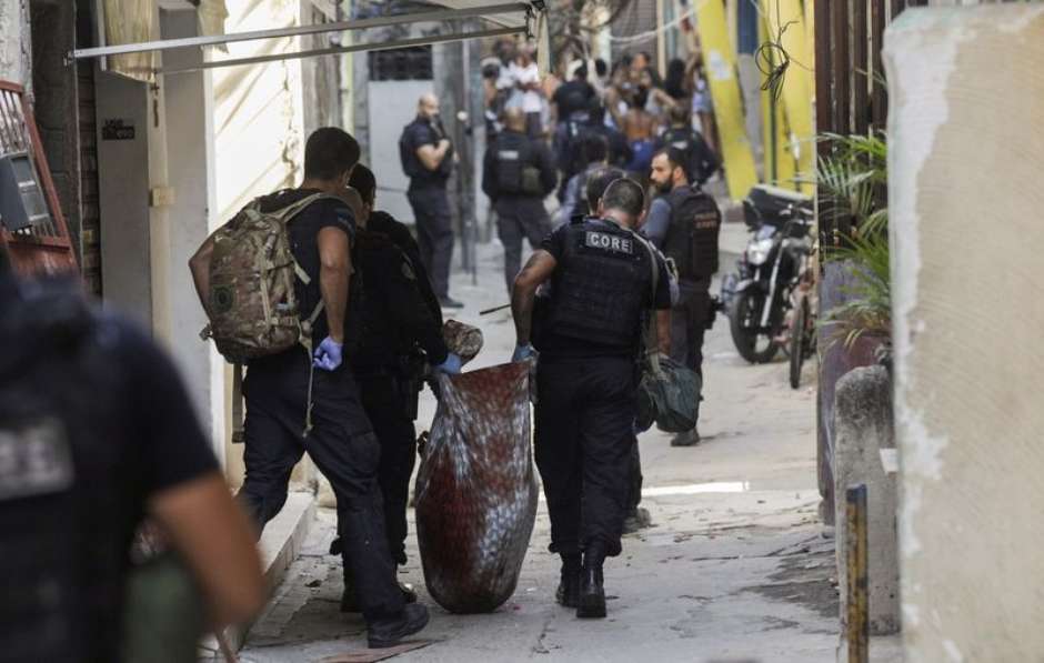 2021-05-07T175623Z_1_LYNXMPEH4613L_RTROPTP_3_BRAZIL-VIOLENCE