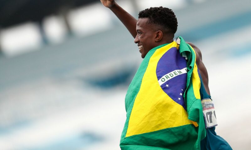 392500_970844_felipe_bardi_100m_wc_007-e1640809865802