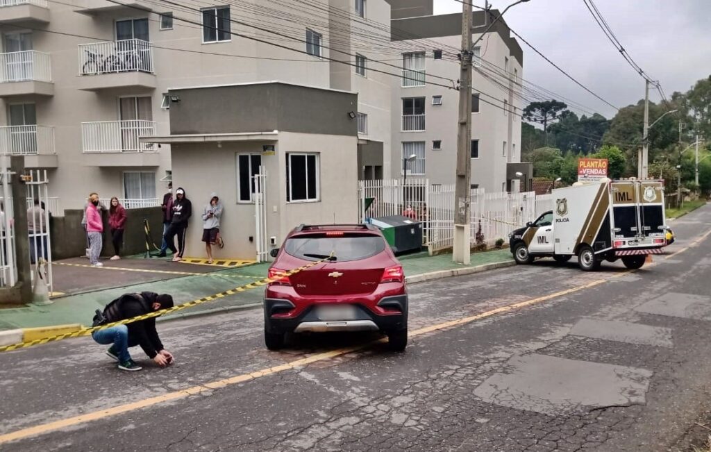 mulher-morta-condominio-santa-candida