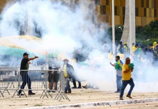 ATOS-GOLPISTAS-BRASILIA-SBT-NEWS