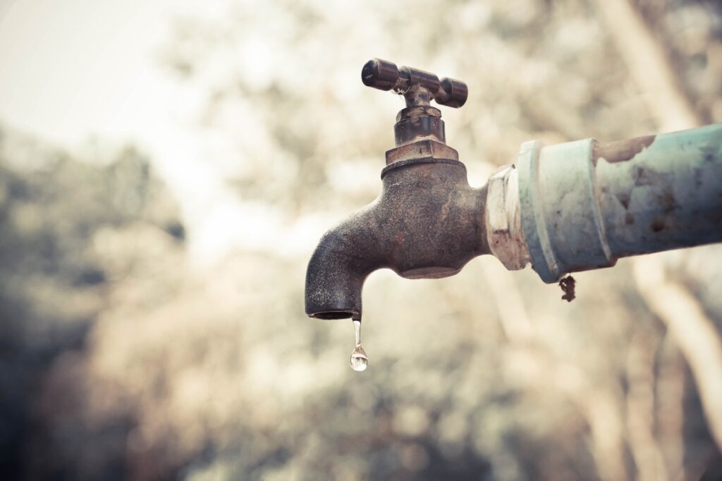 Abastecimento-de-agua-e-afetado-em-bairros-de-Curitiba-nesta-segunda-feira Abastecimento de água é afetado em bairros de Curitiba nesta segunda-feira