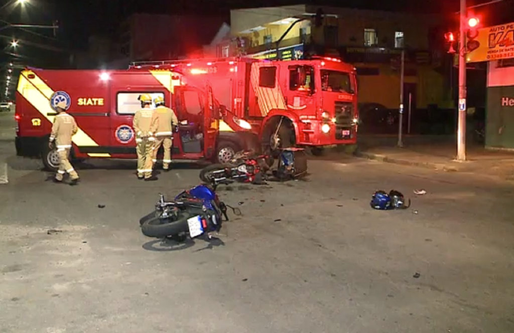 Acidente-no-bairro-Sitio-Cercado-deixa-motociclista-em-estado-grave Acidente no bairro Sítio Cercado deixa motociclista em estado grave