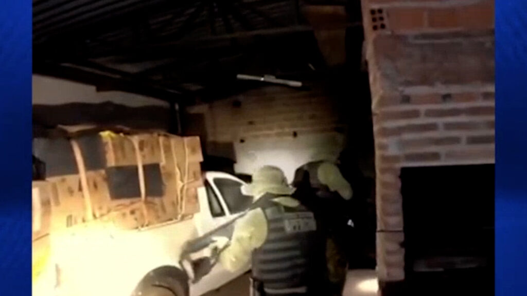 BPFron-e-Policia-Federal-apreendem-R-550-mil-em-contrabando-.00_01_11_02.Quadro001