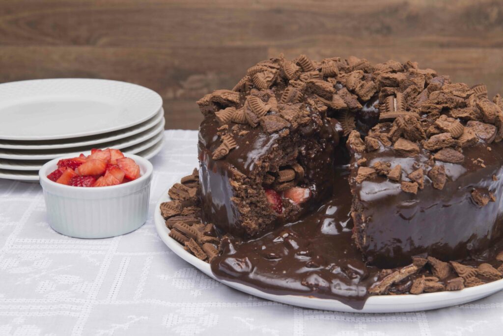 Bolo-Vulcao-de-Chocolate-com-Gufs-media-scaled Bolo-Vulcao-de-Chocolate-com-Gufs-media-scaled