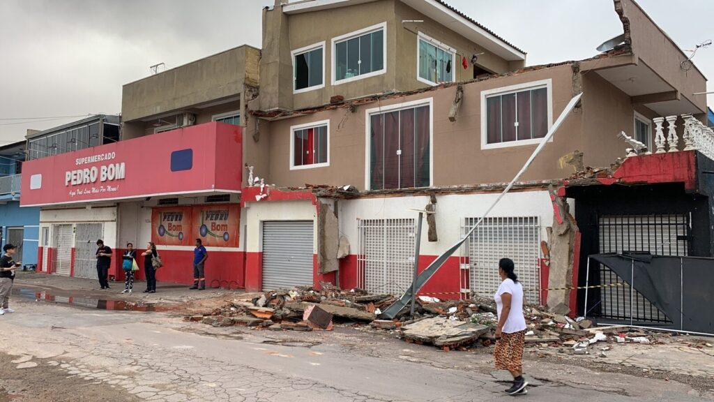 CAI-LAGE-PREDIO-rotated