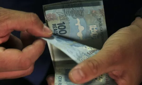 CRESCIMENTO-ATIVIDADE-ECONÔMICA-BRASILEIRA