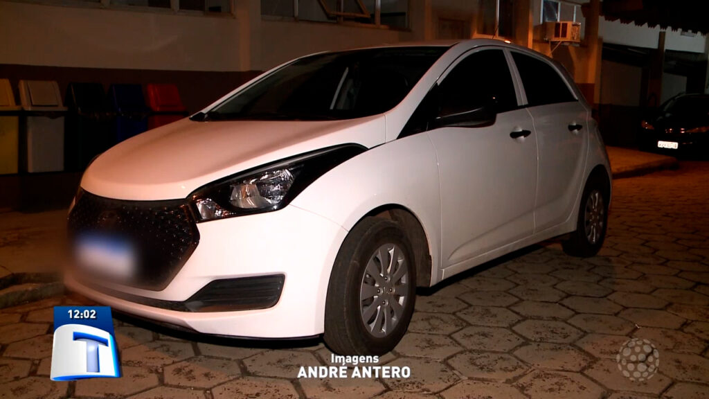 Carro-roubado-de-motorista-de-aplicativo-foi-recuperado Carro-roubado-de-motorista-de-aplicativo-foi-recuperado
