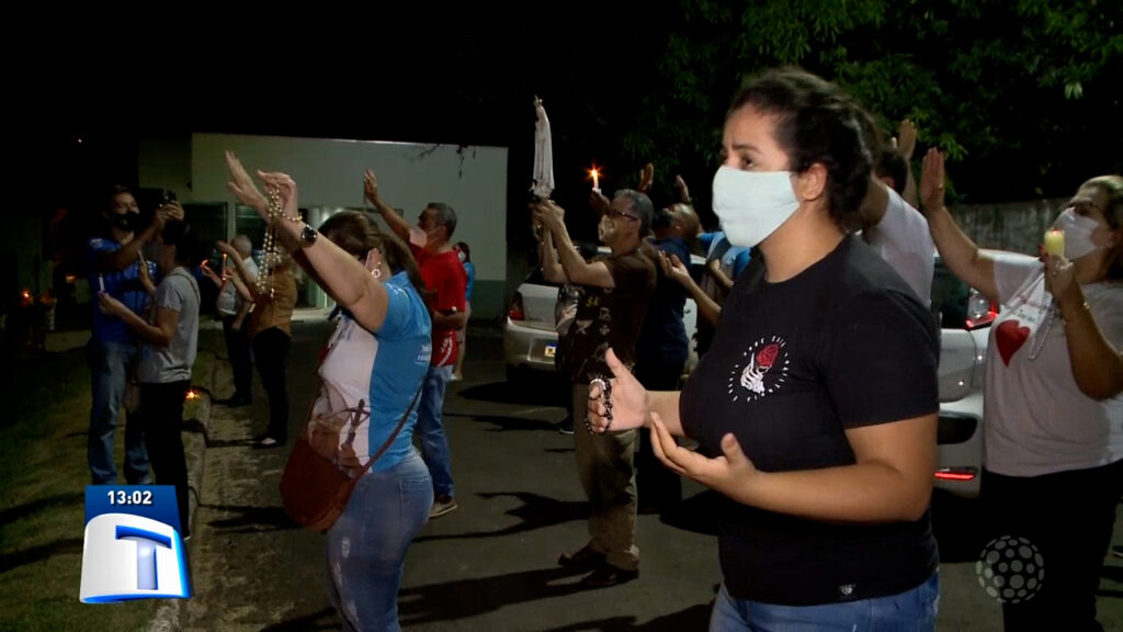 Catolicos-ser-reunem-em-oracao-pedindo-protecao-para-os-pacientes-internados-com-COVID-19.