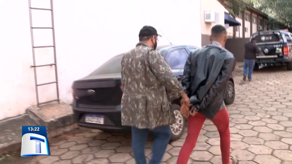 Condenado-por-roubo-e-preso-pela-Policia-Civil.00_00_49_19.Quadro001