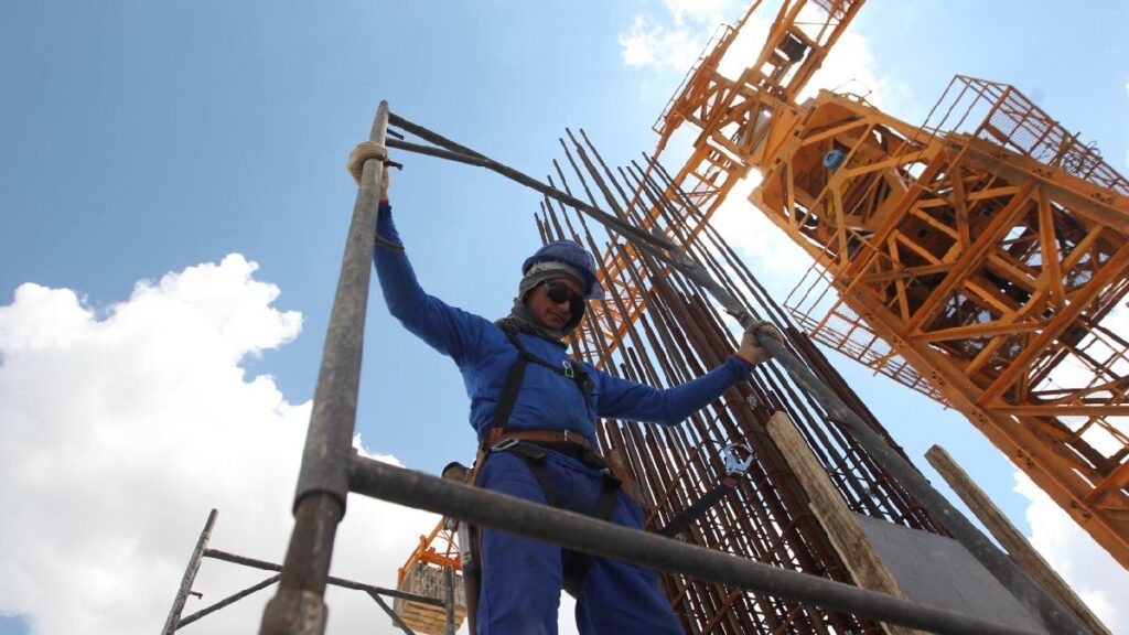 Construcao-Civil-esta-em-alta.-Senai-Parana-oferece-diversas-opcoes-de-cursos-gratuitos-com-foco-em-aperfeicoamento-e-qualificacao-profissional