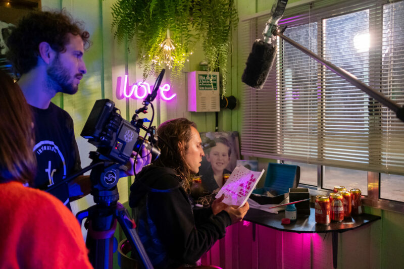 Coracao-de-Neon-Dolby-Atmos-4-scaled-e1663621551757