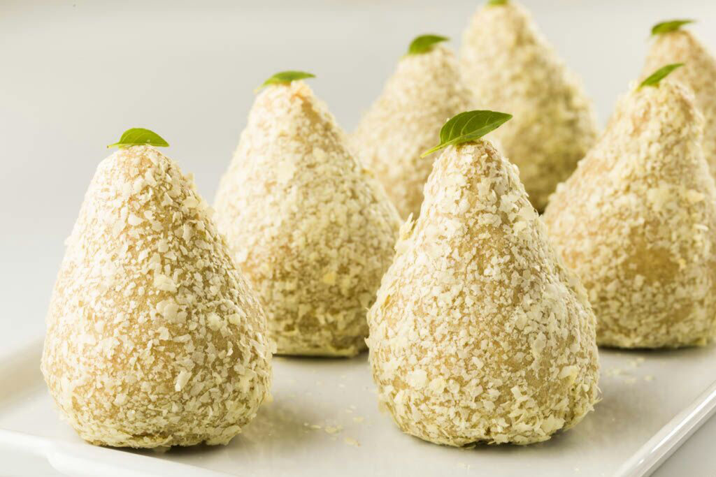 Coxinha-de-camarao-com-requeijao-na-tapioca Coxinha-de-camarao-com-requeijao-na-tapioca