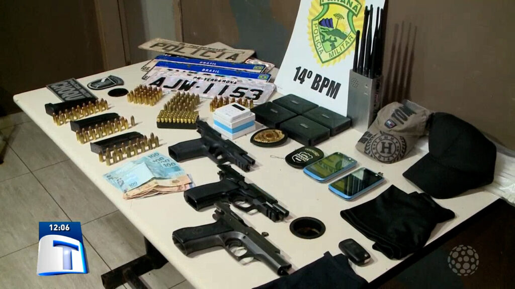 Equipe-de-choque-da-PM-apreende-armas-e-municoes-