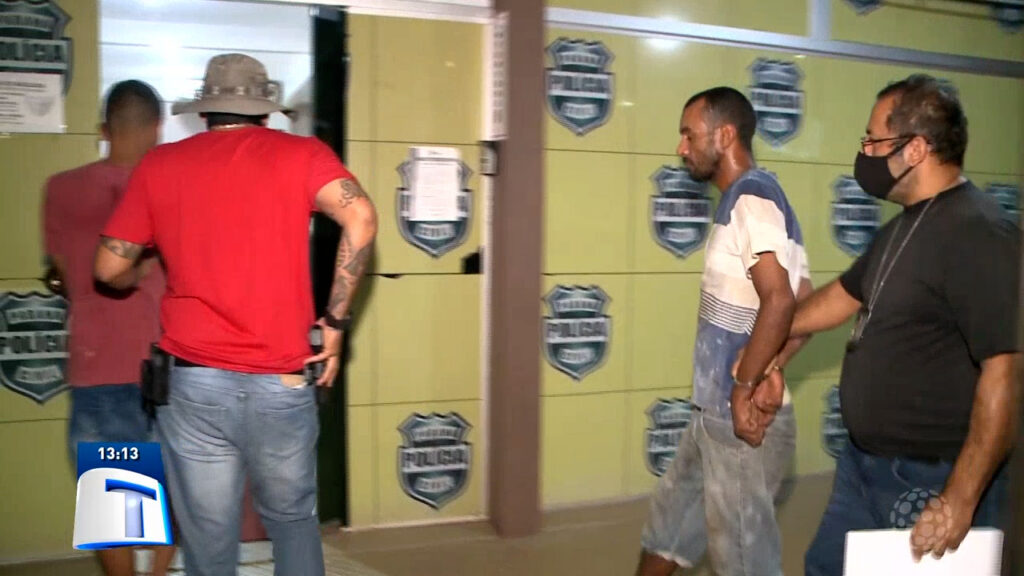 GDE-cumpre-mandados-de-prisao-recupera-moto-furtada-e-apreende-arma-