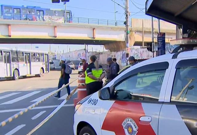 Gestante-e-encontrada-morta-em-terminal-de-onibus Apesar do local ter sido isolado, o terminal continua operando normalmente