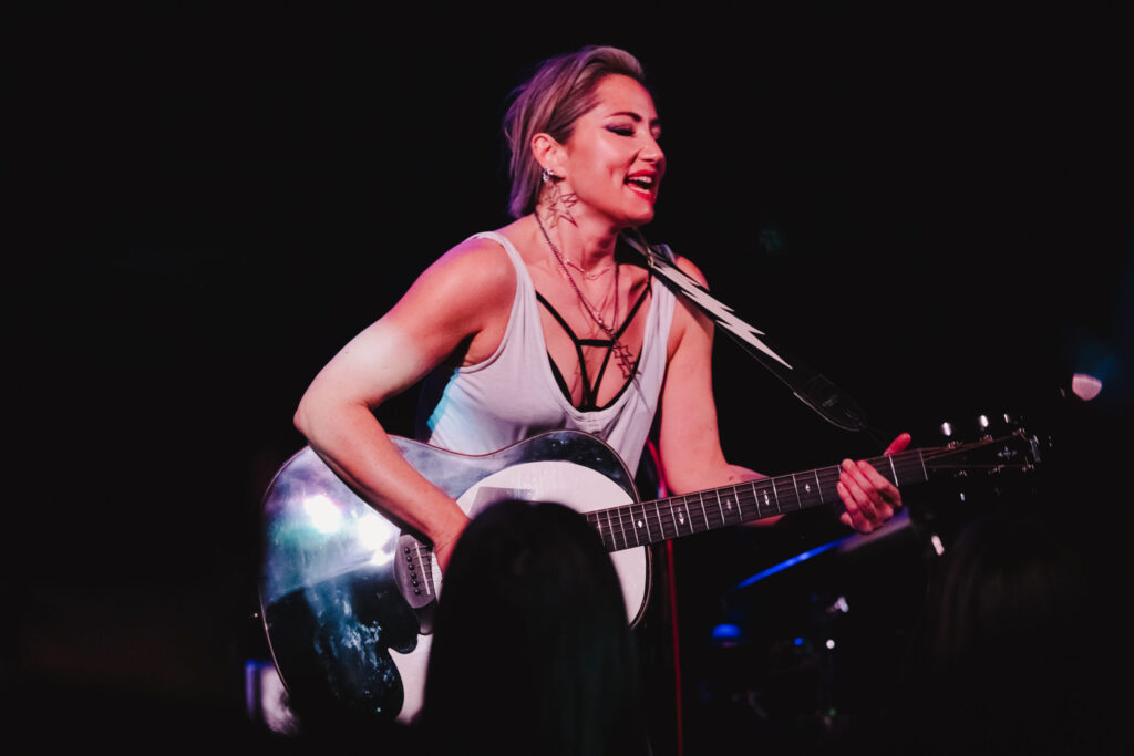 KT-foto-Cortney-Armitage-scaled