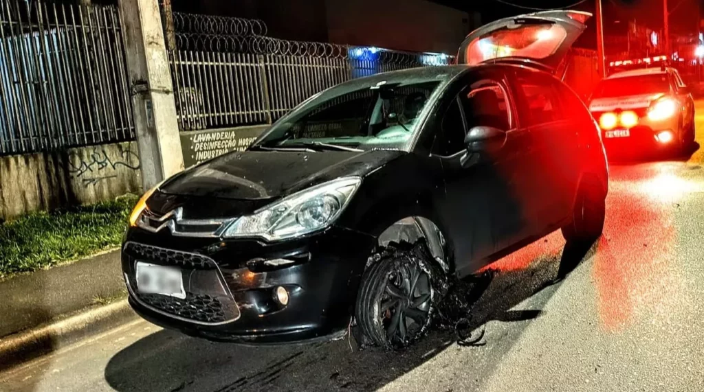 MENORES-ROUBAM-CARROS