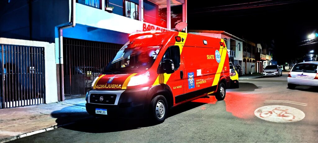 MULHER-FACADA-MARIDO-CIC-AMBULANCIA-SIATE-NOITE