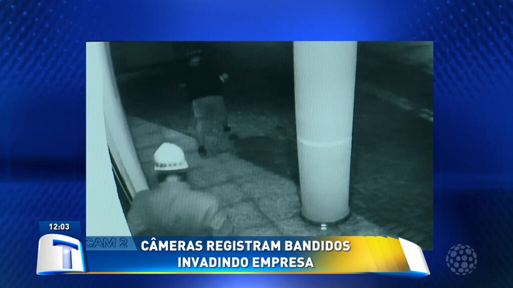 Marginais-invadem-empresa-de-paineis-de-energia-solar-na-Vila-Portes-