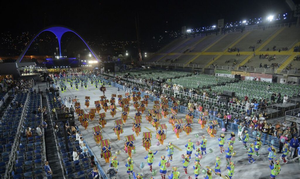 Menina-fica-gravemente-ferida-em-acidente-com-carro-alegorico-no-Rio-Tomaz-Silva-Agencia-Brasil