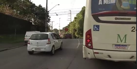 Moto-bate-em-onibus Moto-bate-em-onibus