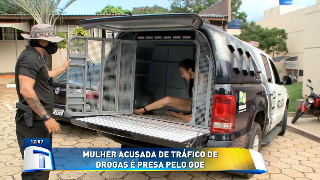 Mulher-de-40-anos-e-presa-por-ter-ligacao-com-traficante-