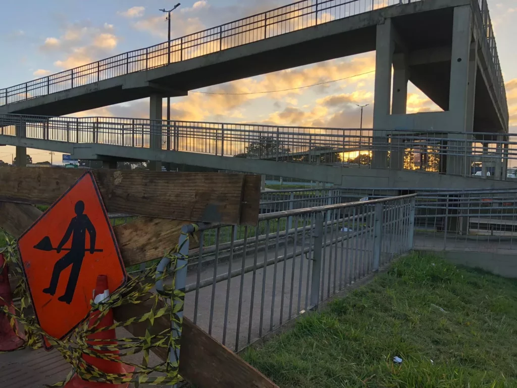 OBRA-PASSARELA-BR-116