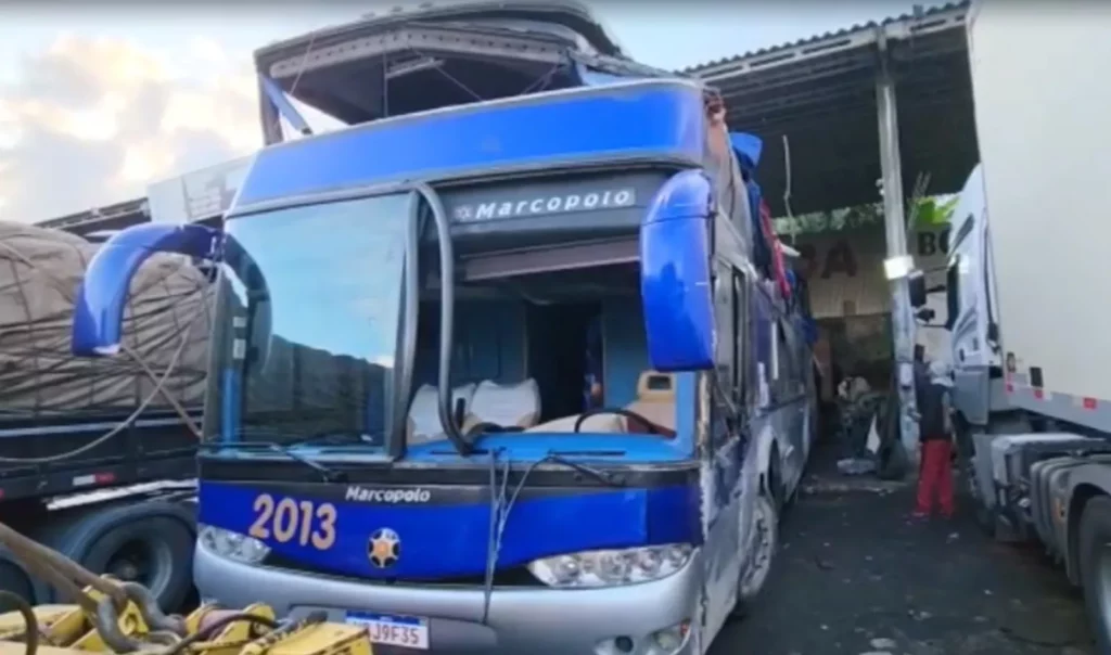 ONIBUS-ACIDENTE-REGIS-BITTENCOURT