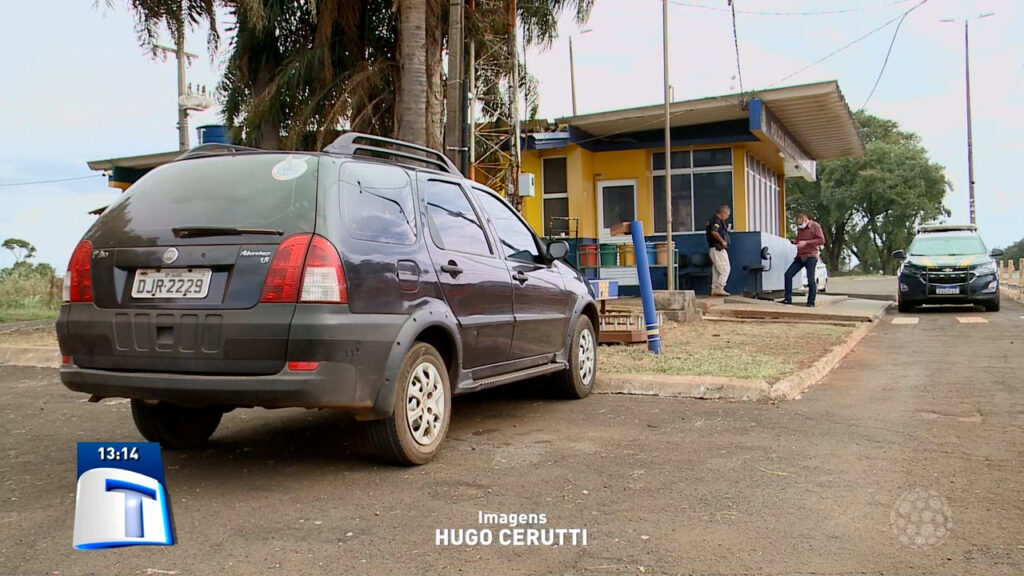 PRF-apreende-carro-que-havia-sido-roubado-no-fim-de-semana- PRF-apreende-carro-que-havia-sido-roubado-no-fim-de-semana-