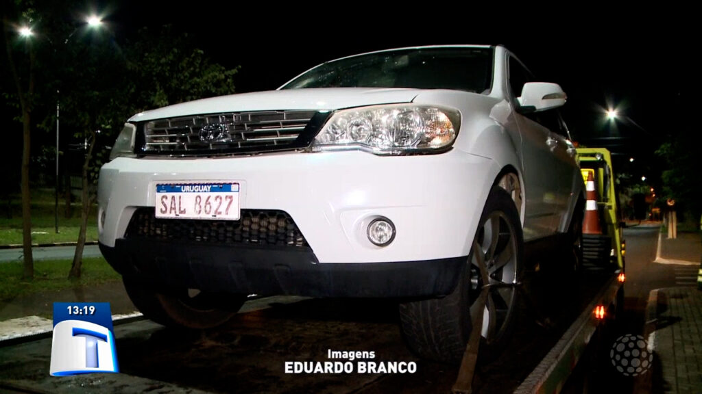 PRF-recupera-carro-com-queixa-de-furto-e-outra-de-roubo-