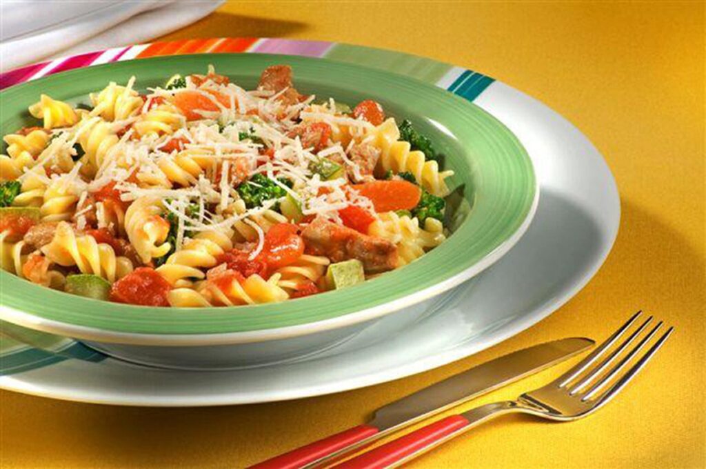Parafuso-Nutritivo-com-Frango-e-Legumes-scaled