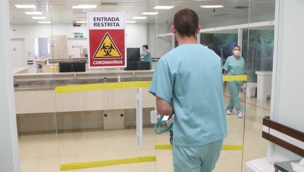 Parana-confirma-mais-12-mortes-por-covid-19-e-1.757-novos-casos Parana-confirma-mais-12-mortes-por-covid-19-e-1.757-novos-casos