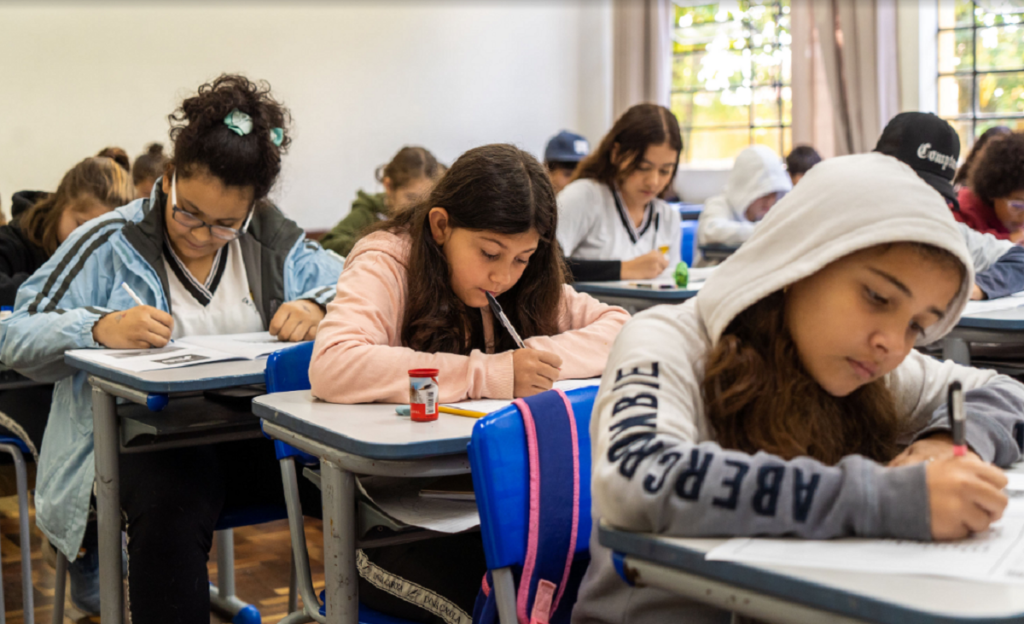 Quase-um-milhao-de-alunos-do-Parana-voltam-as-aulas-na-segunda-feira-5 Quase um milhão de alunos do Paraná voltam às aulas na segunda-feira (5)