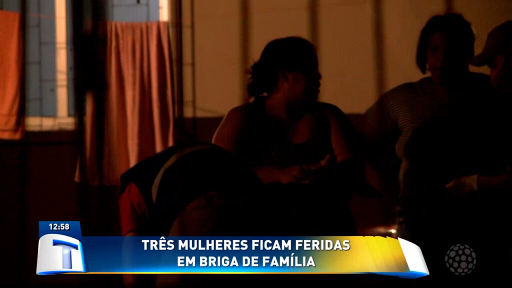 SIATE-e-PM-sao-chamados-para-conter-uma-briga-de-familia SIATE-e-PM-sao-chamados-para-conter-uma-briga-de-familia
