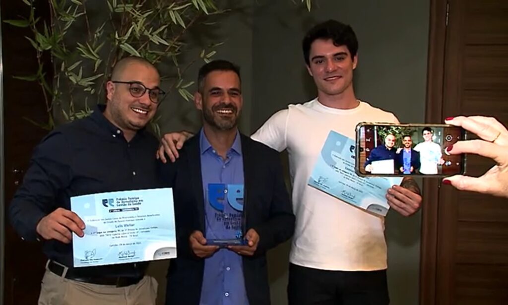 Serie-de-reportagens-da-Rede-Massa-sobre-a-covid-19-ganha-Premio-Femipa