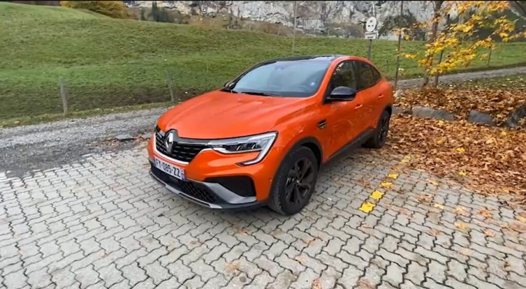 WhatsApp-Image-2022-12-08-at-11.18.02 renault-arkana-video