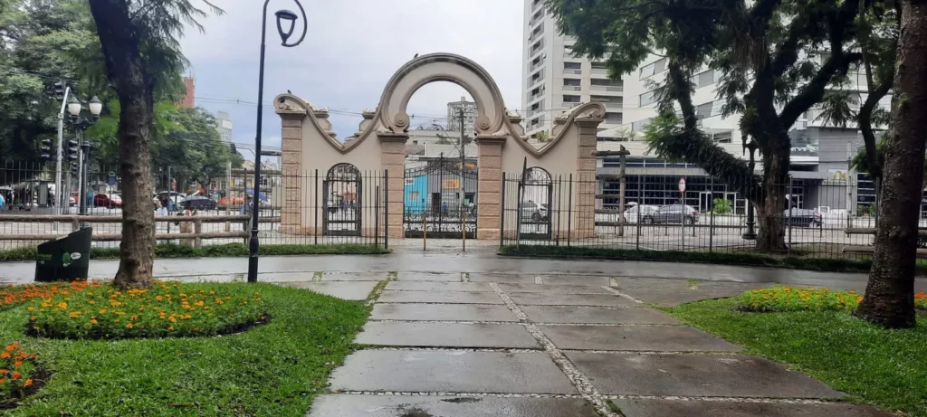 Passeio Público completa 137 anos nesta terça-feira