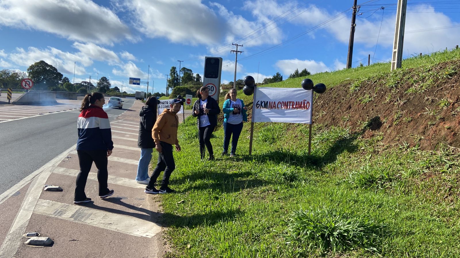 casal-acidente-protesto