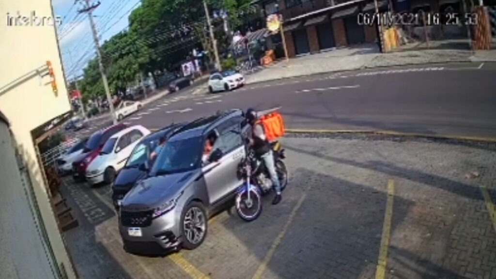 WhatsApp-Video-2021-11-09-at-23.54.14.00_00_31_22.Quadro001