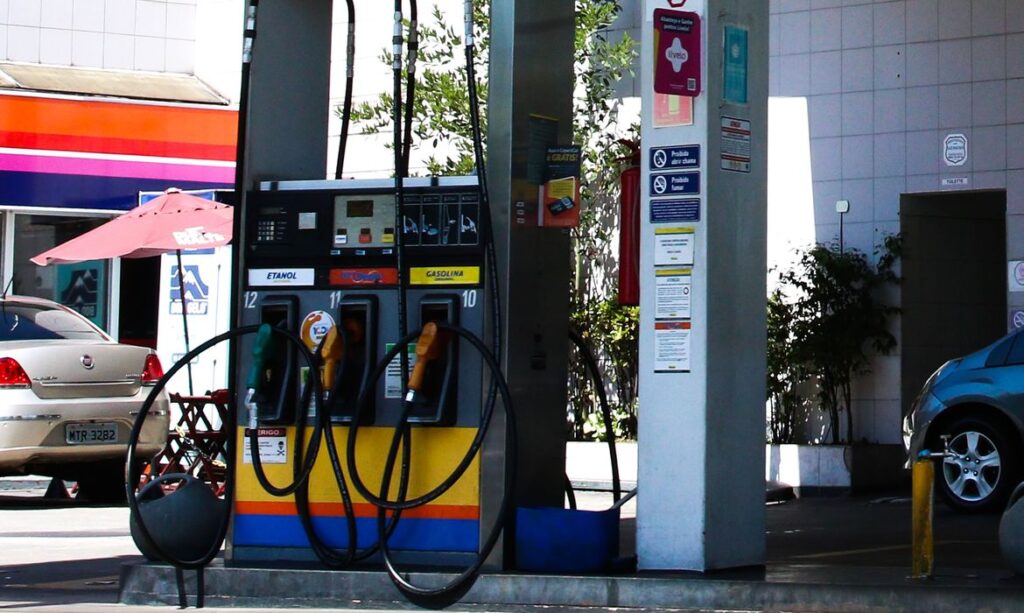São Paulo – Posto de gasolina em Pinheiros. Posto de gasolina