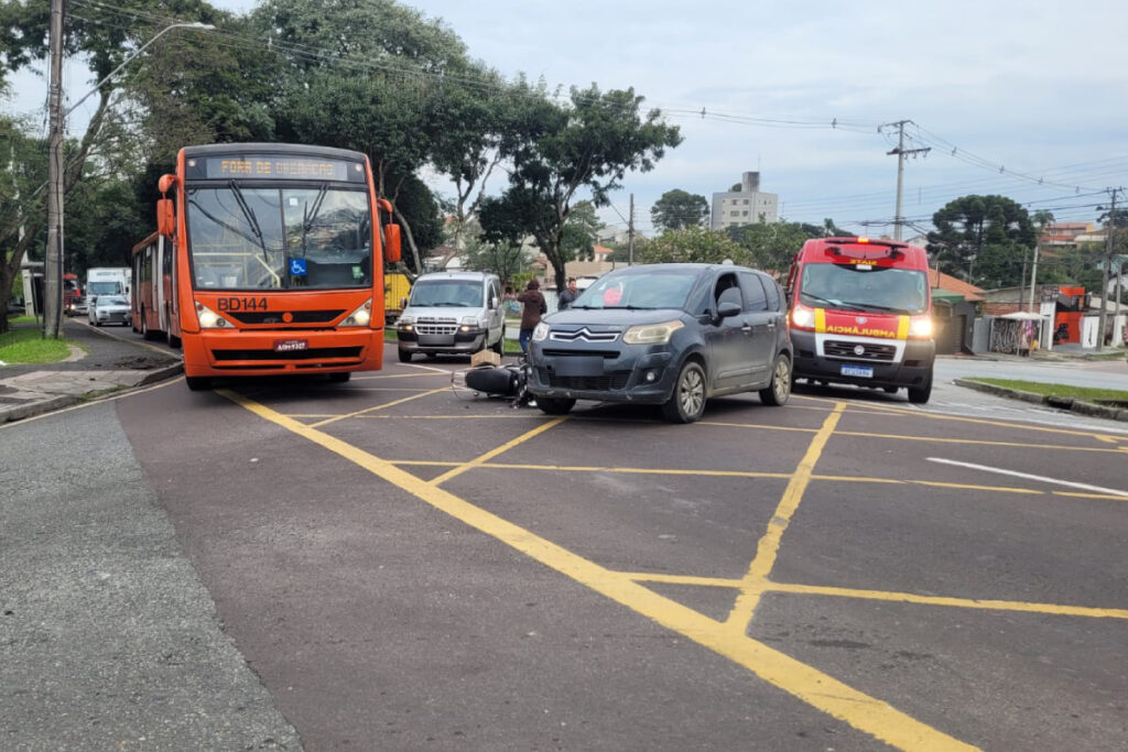 acidente-atuba-moto-carro acidente-atuba-moto-carro