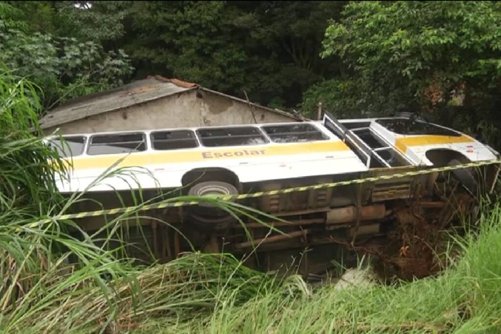 acidente-onibus-escolar-apucarana acidente-onibus-escolar-apucarana