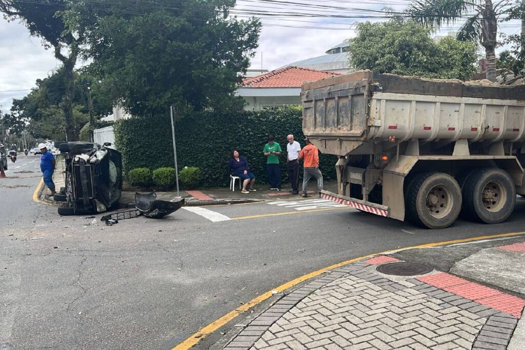 acidente-rapida-cabral-curitiba