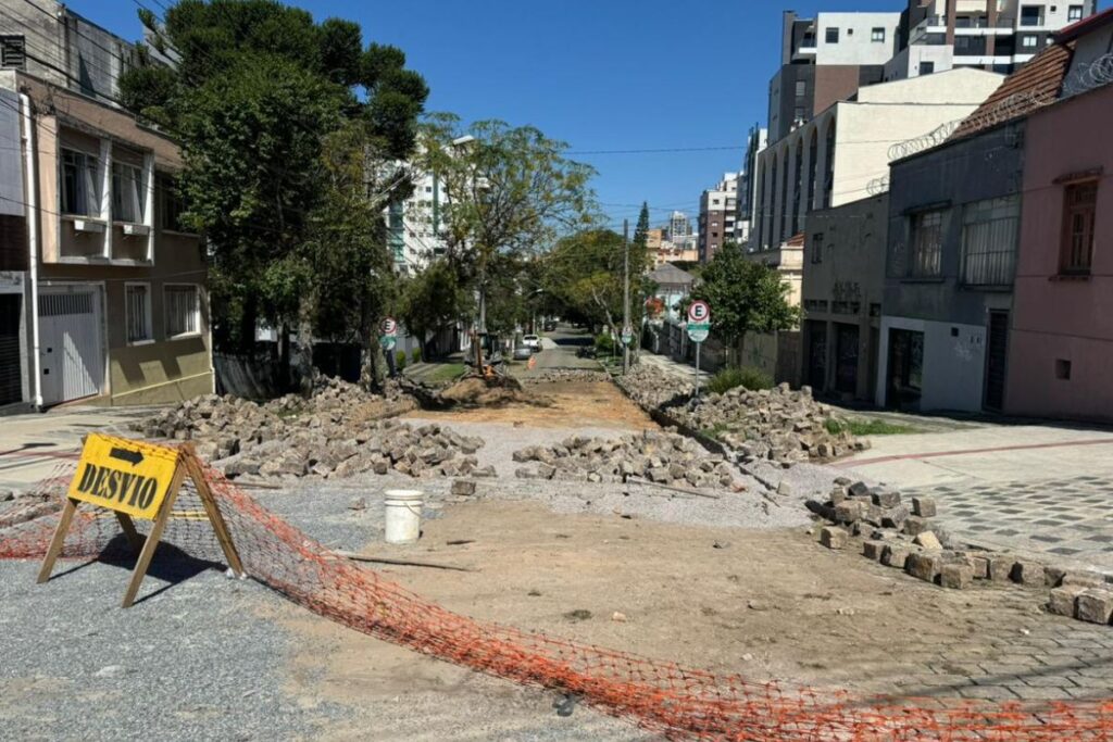 alameda-julia-da-costa-bloqueada