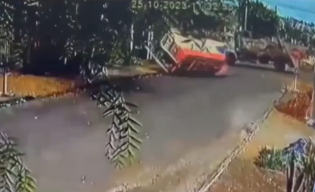ambulancia-capota-caminhao