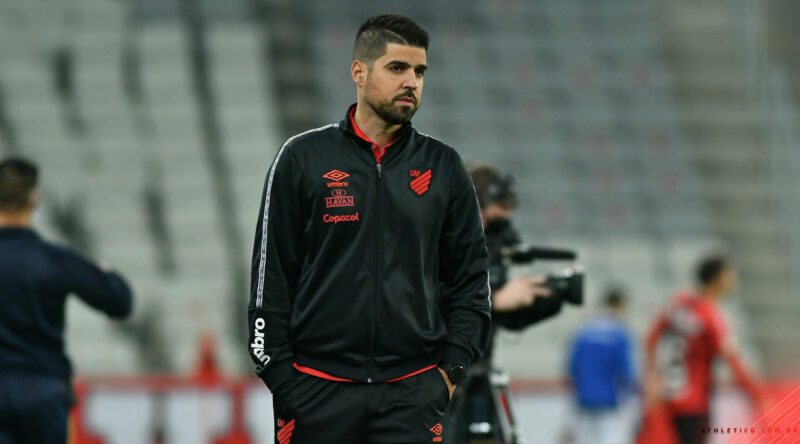 antonio-oliveira-scaled-e1625408083332