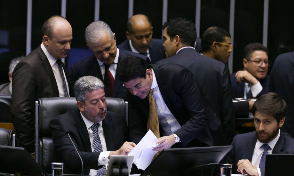 arcabouco-fiscal-aprovado-camara arcabouco-fiscal-aprovado-camara