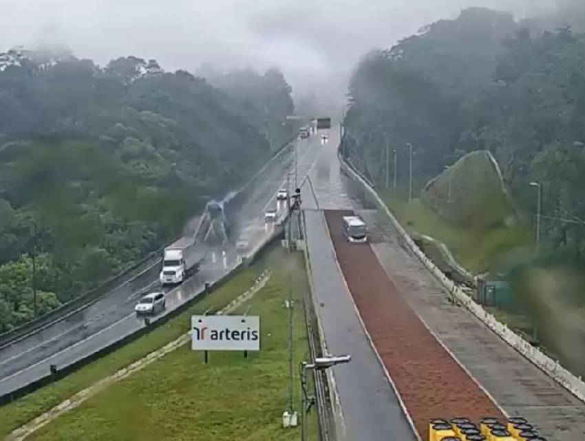 area-de-escape-br-376-interditada