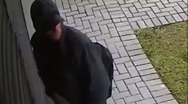 homem arromba lojas no Sítio Cercado